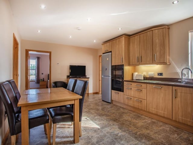Cottage - dining kitchen.