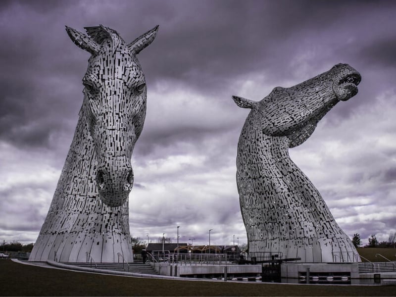 Located close to Falkirk at The Helix Ecopark, the sculpture depicts two horse heads. These are said to represent Scottish mythological creatures that would haunt rivers in the shape of a horse, luring unsuspecting victims to ride them before being drowned.