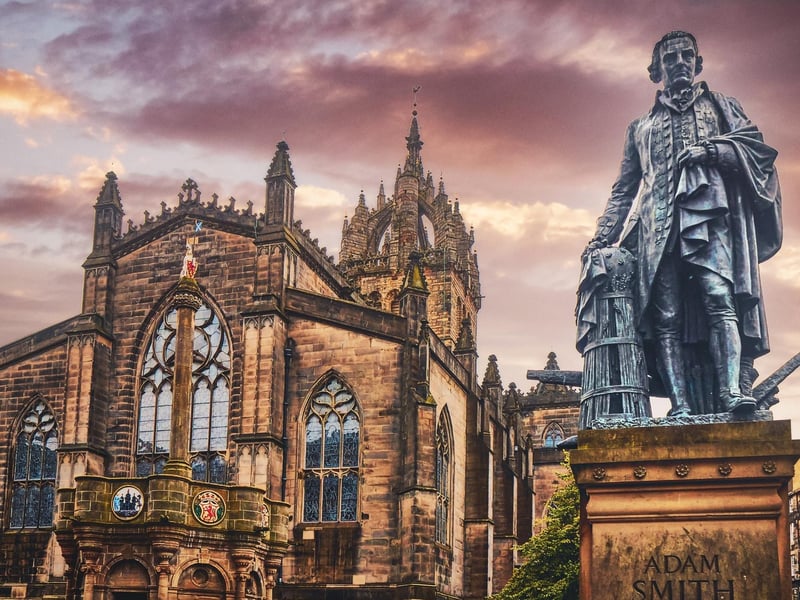St Giles’ Cathedral was originally founded by King David I in 1124 and has served as a church for the majority of the millennium. Located in the heart of Edinburgh, the beautiful cathedral caught the attention of the world after it became the site where her majesty, Queen Elizabeth II, lay at rest while in Scotland.