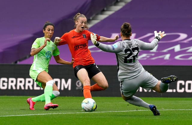 Glasgow City on the attack v Wolfsburg in the UEFA Women's Champions League Quarter Final