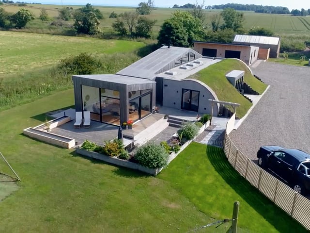 The Old Waterworks boasts an L-shaped kitchen dining and living space, two bathrooms, three bedrooms including a master with bathtub and walk-in wardrobe. And, to make the most of the Fife sunshine, there’s a sun room which opens on to a social space.