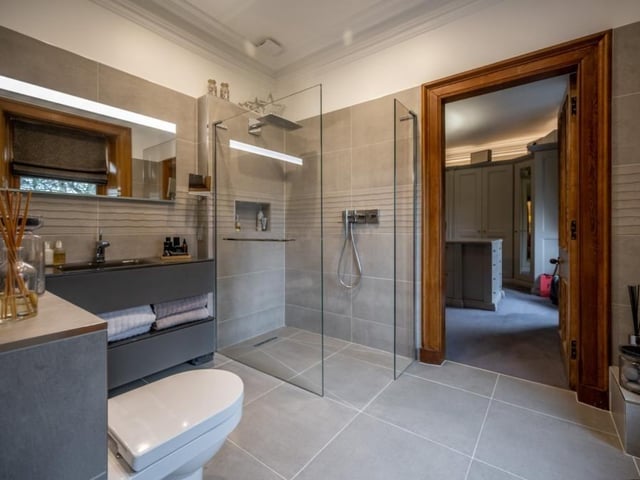 En-suite shower room.