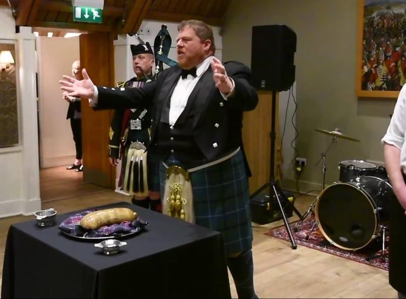 When the festivities end the host of the Burns Supper should give their thanks to everyone who attended or contributed to the success of the celebration. This ‘vote of thanks’ will see some reciprocal marks and a toast to everyone present.