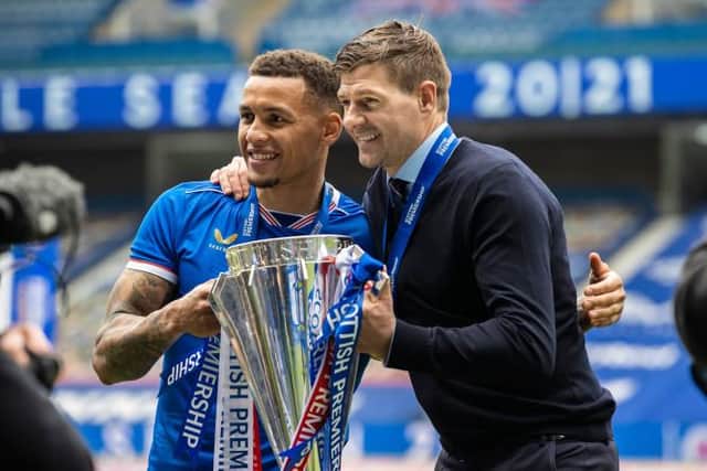 Rangers captain James Tavernier and manager Steven Gerrard pose for photographers with the Premiership trophy. (Photo by Craig Williamson / SNS Group)