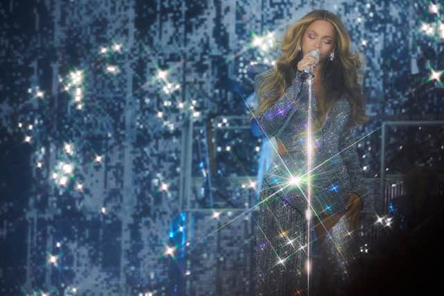 Saturday, May 20, 2023-
Edinburgh, United Kingdom—
BT Murrayfield
Beyoncé performed before a crowd of 54,943 delighted fans who danced and sang along in a rain soaked stadium.
Wardrobe: David Komo
Jewelry: Tiffany & Co.
Stylist: KJ Moody
Hair: Neal Farinah
Makeup: Rokael Lizama
Photographer: Mason Poole