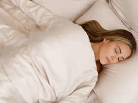 A few simple tips can help you get a good night's sleep during a heatwave.