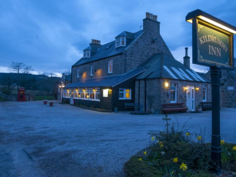 A short walk from the ruins of Kildrummy Castle, the Kildrummy Inn is a perfect base for exploring the surrounding Aberdeenshire countryside, complete with bar and restaurant.