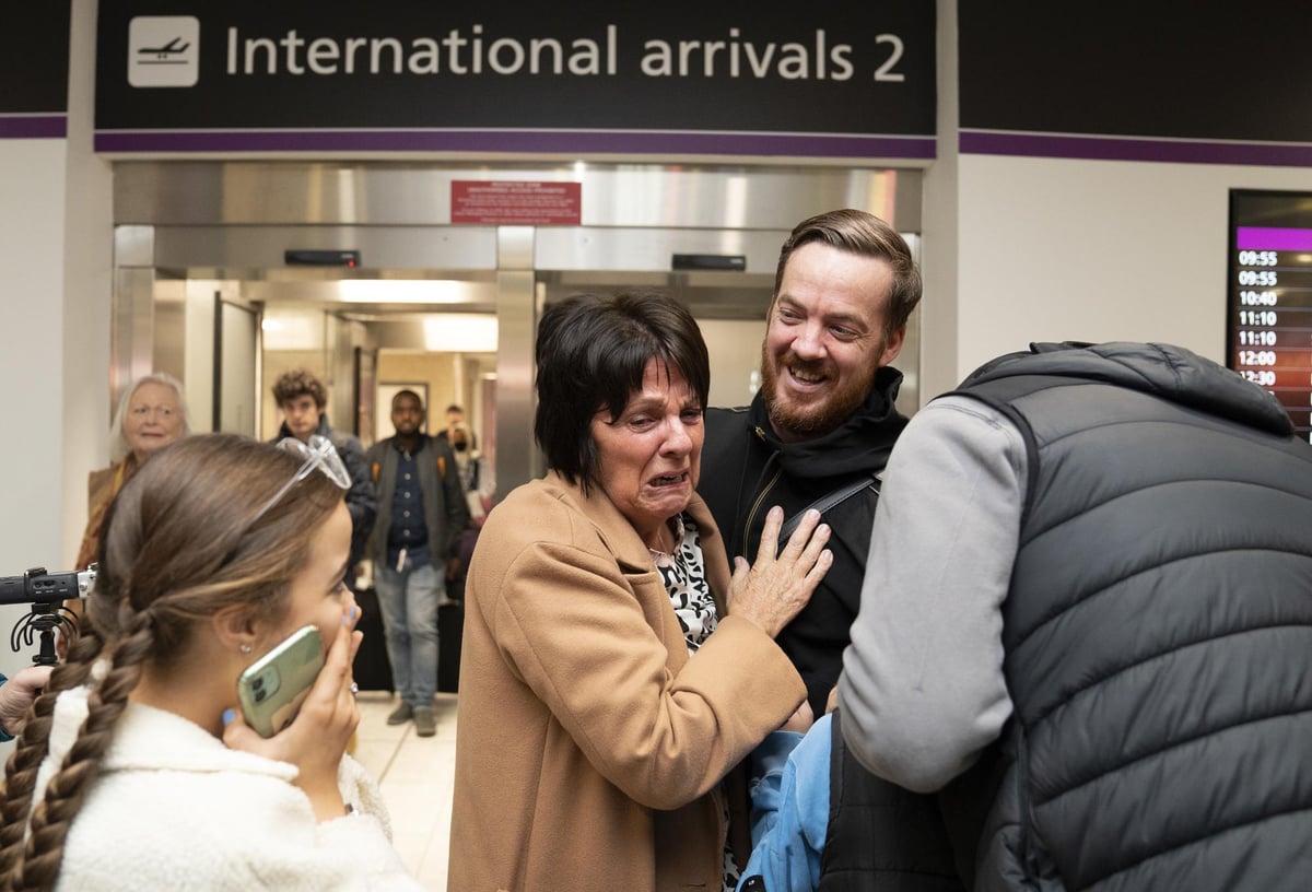 Scottish man Brian Glendinning freed from Iraqi prison returns home to emotional family