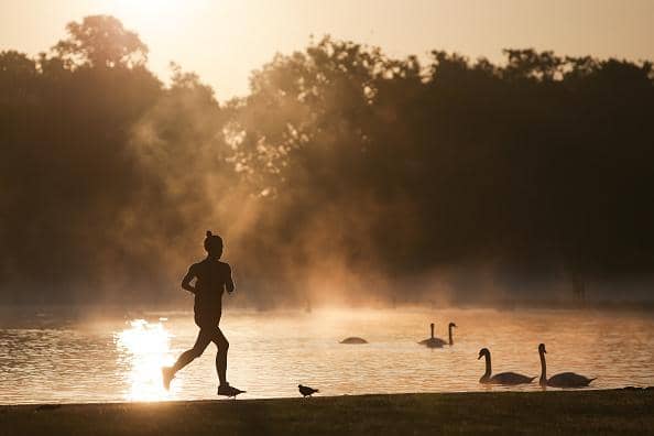 Music can help runners perform better when mentally fatigued, a new study has found (Photo: Daniel Leal-Olivas/AFP via Getty Images)