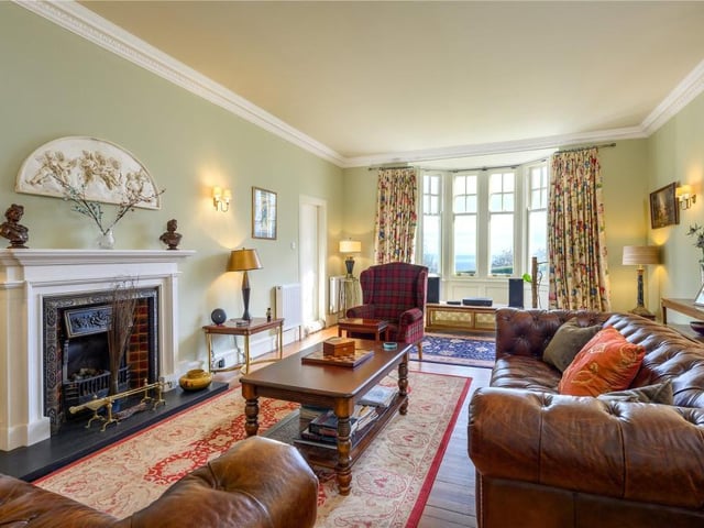 Sitting room.
