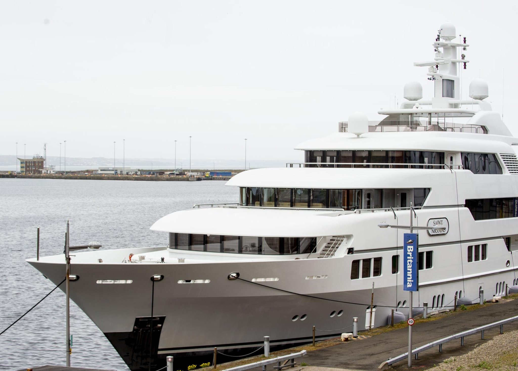 Super yacht once owned by Russian oligarch with ties to Vladimir Putin spotted in Leith