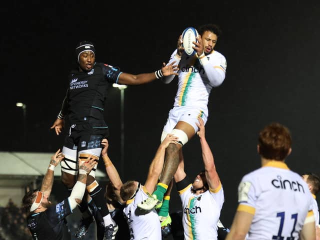 Northampton's Courtney Lawes wins a lineout against Glasgow Warriors' Sintu Manjezi during the Investec Champions Cup match at Scotstoun Stadium. (Photo by Ross MacDonald / SNS Group)