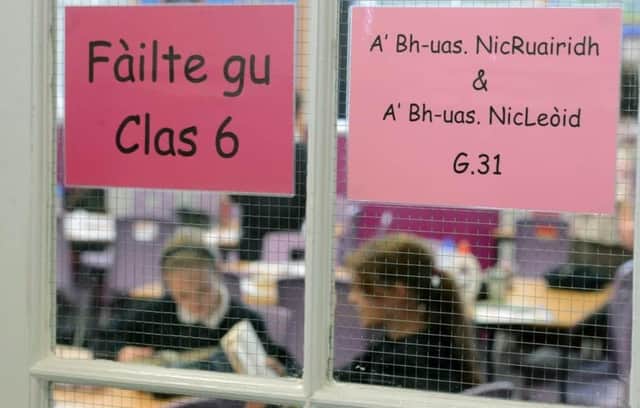 Tha èiginn air fàire mura tig dèiligeadh le cion thidsearan ann am foghlam tro mheadhan na Gàidhlig (Dealbh: Neil Hanna)