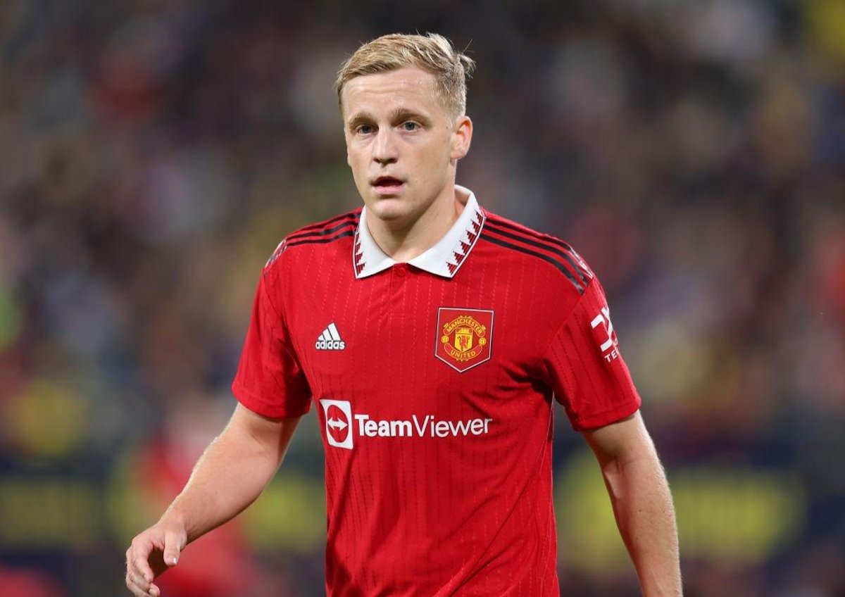 donny van de beek wife