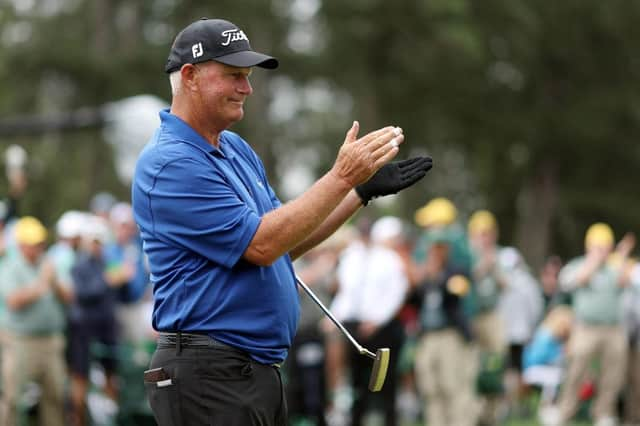 Sandy Lyle acknowledges the patrons on the 18th green during the second round of the 2023 Masters at Augusta National Golf Club. Picture: Christian Petersen/Getty Images.