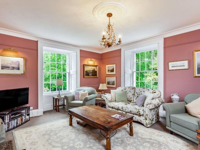 Sitting room.
