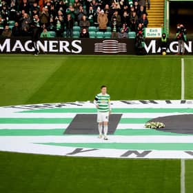 Celtic's on-pitch tribute to Lisbon Lion Bertie Auld. (Photo by Alan Harvey / SNS Group)