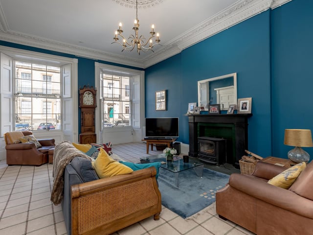 The location has been a boon to the family. Sandra explains: “We work in investment management, Neil is based in the city centre so he managed to commute on foot, and I work at Edinburgh Park, which is really easy to access by tram. And it is great for getting to the airport.”