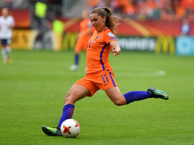 Another Dutch maestro is Martens, who has shown her ability for a number of years. A serial trophy winner with Barcelona, she completed a move to Paris St. Germain last month.