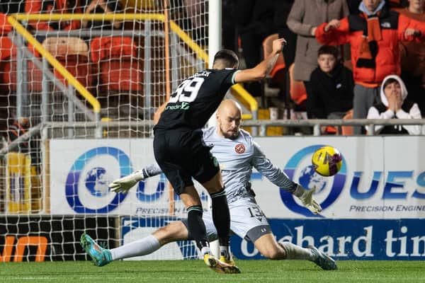 Hibs' Mykola Kukharevych misses a chance during a cinch Premiership match against Dundee United.
