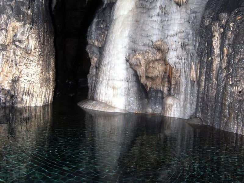 Situated on the beautiful Isle of Skye, Spar Cave can only be accessed for a short time during the low tide but even then explorers have to endure a wet clamber over the cavern’s rocks. The cave’s name in Gaelic, Slochd Altimen, means “nursing cave” which is said to refer to a 9th-century princess who fell in love with a shipwrecked sailor of another clan. Fearing what might happen if their love was discovered, the princess hid their baby in the cave.