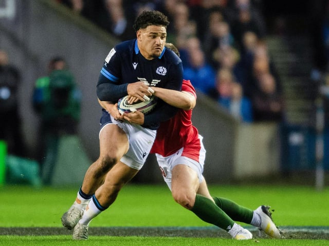 Continues to impress. Had a couple of lovely popped passes to Huw Jones and Russell which created chances for Scotland. 8