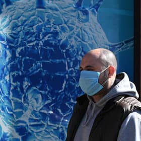 Wearing a Covid face mask in public places is once again a good idea (Picture: Oli Scarff/AFP via Getty Images)