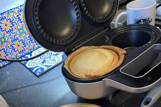 Hot pies in just ten minutes