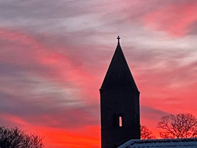 Many residents woke up to a glorious sunrise following a light dusting of snow