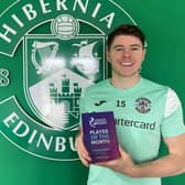 Hibs striker Kevin Nisbet with his cinch Premiership Player of the Month award.