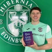 Hibs striker Kevin Nisbet with his cinch Premiership Player of the Month award.