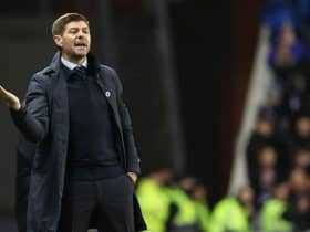 Rangers manager Steven Gerrard urges his team on during their 2-2 draw against Aberdeen at Ibrox. (Photo by Alan Harvey / SNS Group)