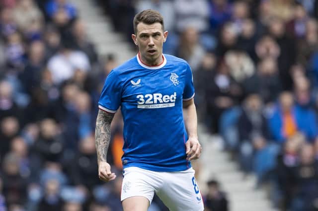 Scotland midfielder Ryan Jack has signed a new one-year contract with Rangers.