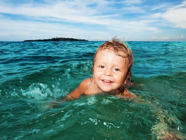 Be aware of what’s going on around you as it could actually save your life. If you're going to be swimming in a lake then try and find out how deep it is before getting in; if it's too deep then it might not be safe for you to swim there. Manmade water points can be harmful if you ingest the water, but they can also be filled with harmful items. Many of these sites are disused quarries and at the bottom, it’s not uncommon to find old machinery which can be dangerous if you come into contact.