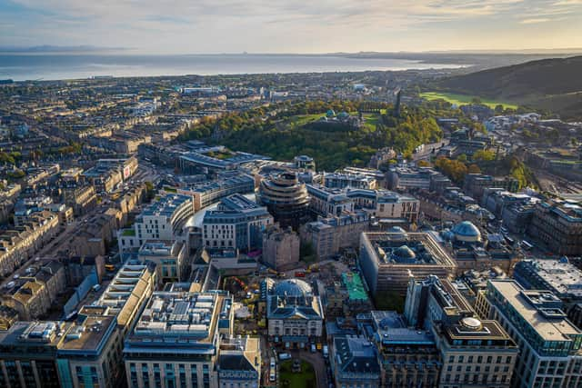 Edinburgh's Dunard Centre concert hall is proposed to be built behind a Royal Bank of Scotland building on St Andrew Square.