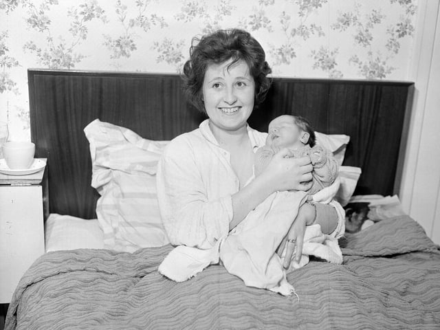 Mrs Hugh O'Hara with her Edinburgh New Year baby Louise.