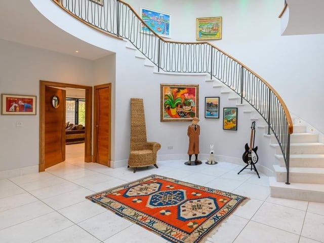 Entrance hall and staircase.