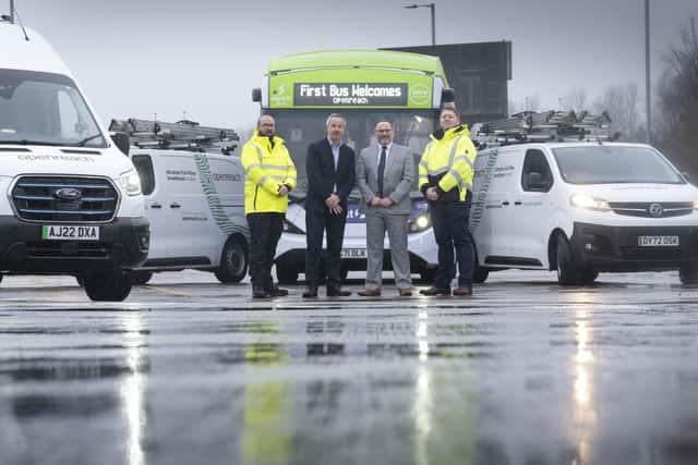 Robert Thorburn, Openreach Scotland's partnership director (second from left), and Graeme Macfarlan, First Bus Scotland's commercial director (second from right). Picture: contributed.