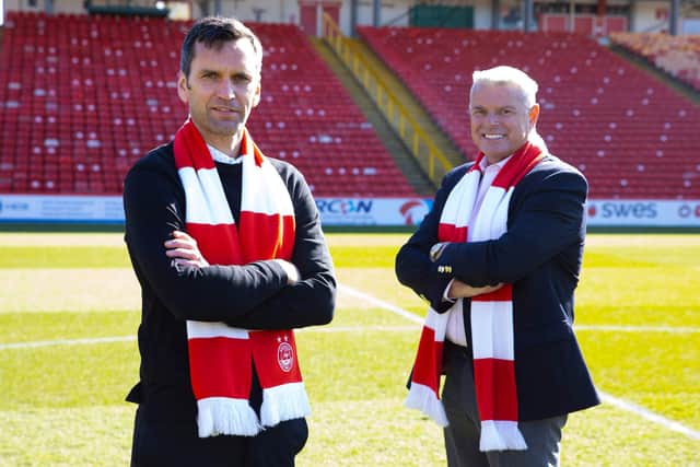 Stephen Glass (left) with Aberdeen chairman, and family friend, Dave Cormack (Photo by Alan Harvey / SNS Group)