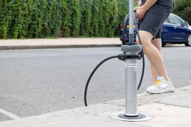 The flat-and-flush charging point design leaves the pavement clear of clutter and fully accessible to other pavement users when not in use. Customers use a lance which they keep in their possession to connect their vehicle to the charging point at the roadside.