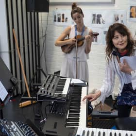 Frances Ruffelle in rehearsals for I Can Die Too with Flora Spencer-Longhurst on violin (Picture: Frederic Aranda)