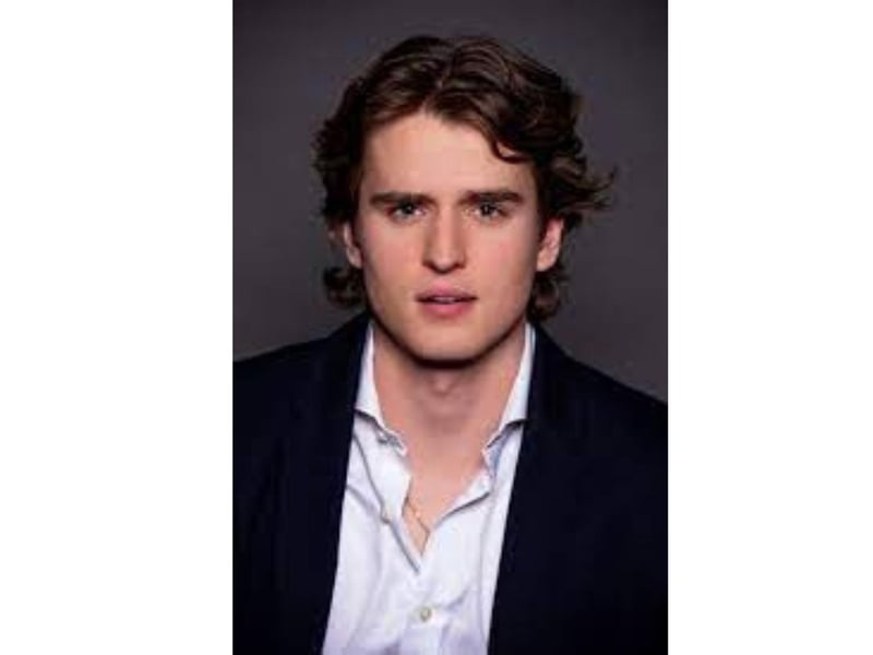 Charles Vandervaart (Lost in Space, The Craft: Legacy) plays William Ransom - Jamie’s secret son who is being raised by Lord John.