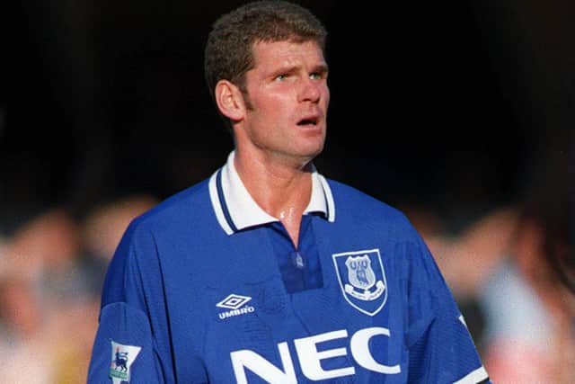 Ian Durrant in action for Everton in 1994 while on loan from Rangers. Photo by Colorsport/Shutterstock (3134270a)