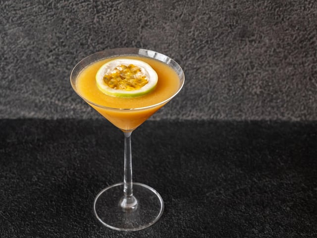 Yet another martini completes the top 5 (although in reality it has very little in common with a classic martini). To make the Porn Star variant, shake up 60ml vanilla vodka, 30ml passoa, 1 tbsp lime juice, 1 tbsp sugar syrup and passionfruit seeds scooped from one fresh fruit. Pour into a martini glass, top up with Prosecco and garnish with a cut passionfruit.