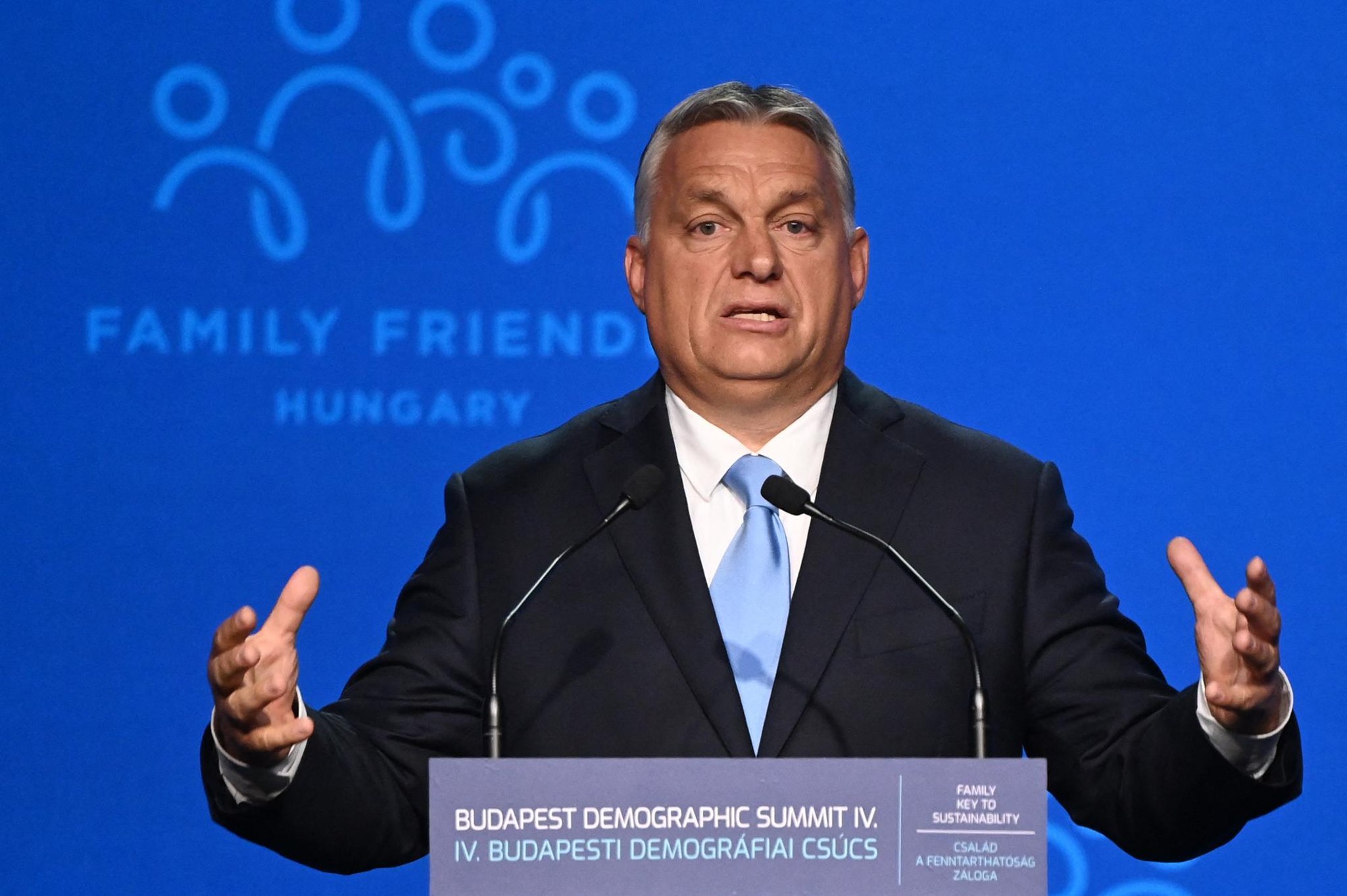 Orbán Viktor Magyarországa az európai liberális értékek próbatétele, de vajon kiszorítja-e az új hatpárti szövetség?  – Brian Wilson