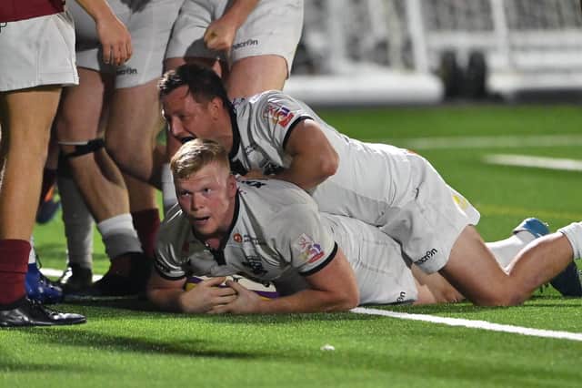Fraser Renwick in try-scoring form for Southern Knights against Watsonians during Super6. (Photo by Paul Devlin / SNS Group)