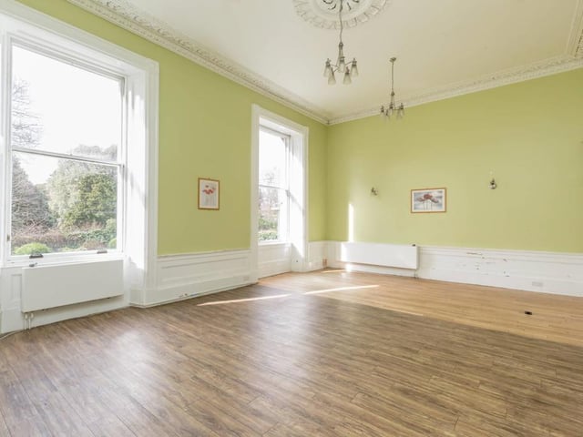 Reception room.