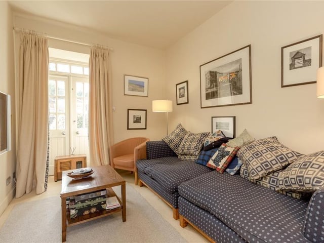 Sitting room.