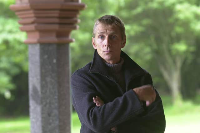 The Marquis of Bute, Johnny Dumfries, dies at the age of 62.