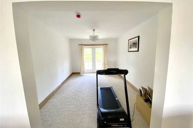 Dining room.